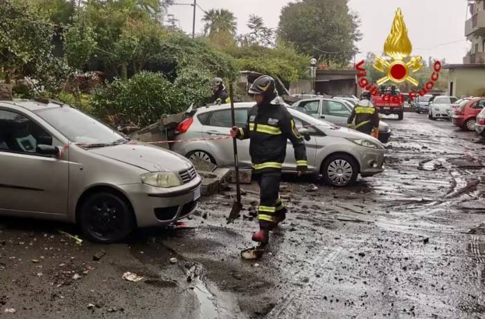 alluvione-in-sicilia-vigili-del-fuoco